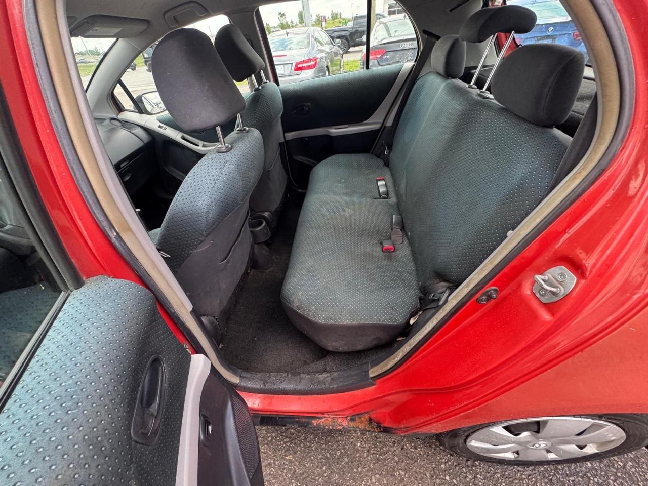 2007 Toyota Yaris AS IS, LE, RUNS AND DRIVES - Photo #14