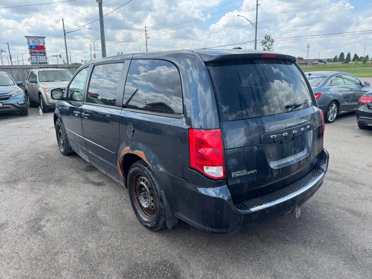 2014 Dodge Grand Caravan AS IS, SXT, POWER STEERING LEAK, RUNS AND DRIVES - Photo #3
