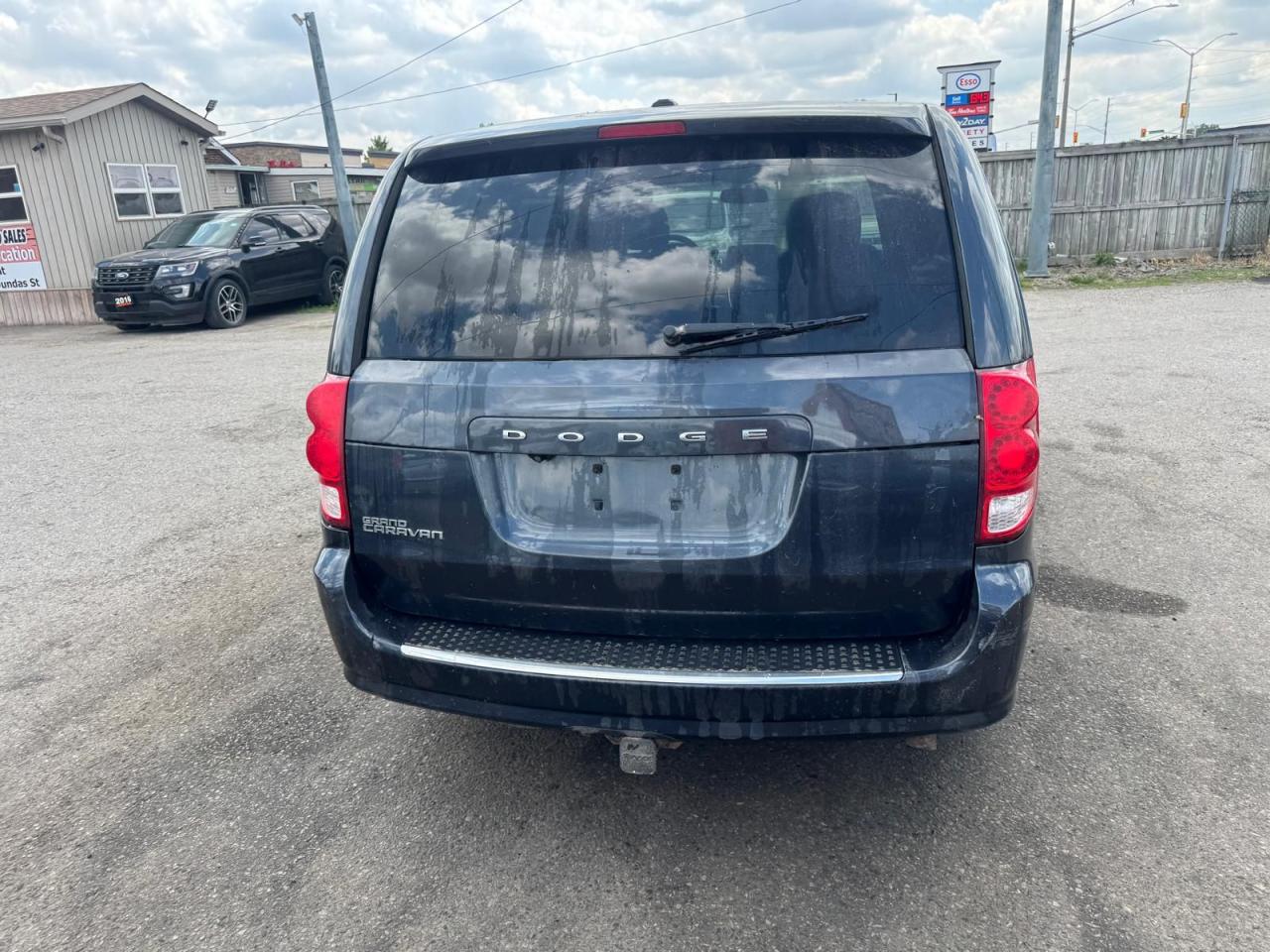 2014 Dodge Grand Caravan AS IS, SXT, POWER STEERING LEAK, RUNS AND DRIVES - Photo #4