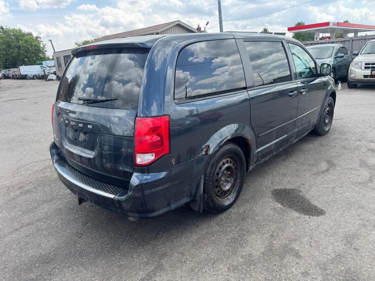 2014 Dodge Grand Caravan AS IS, SXT, POWER STEERING LEAK, RUNS AND DRIVES - Photo #5