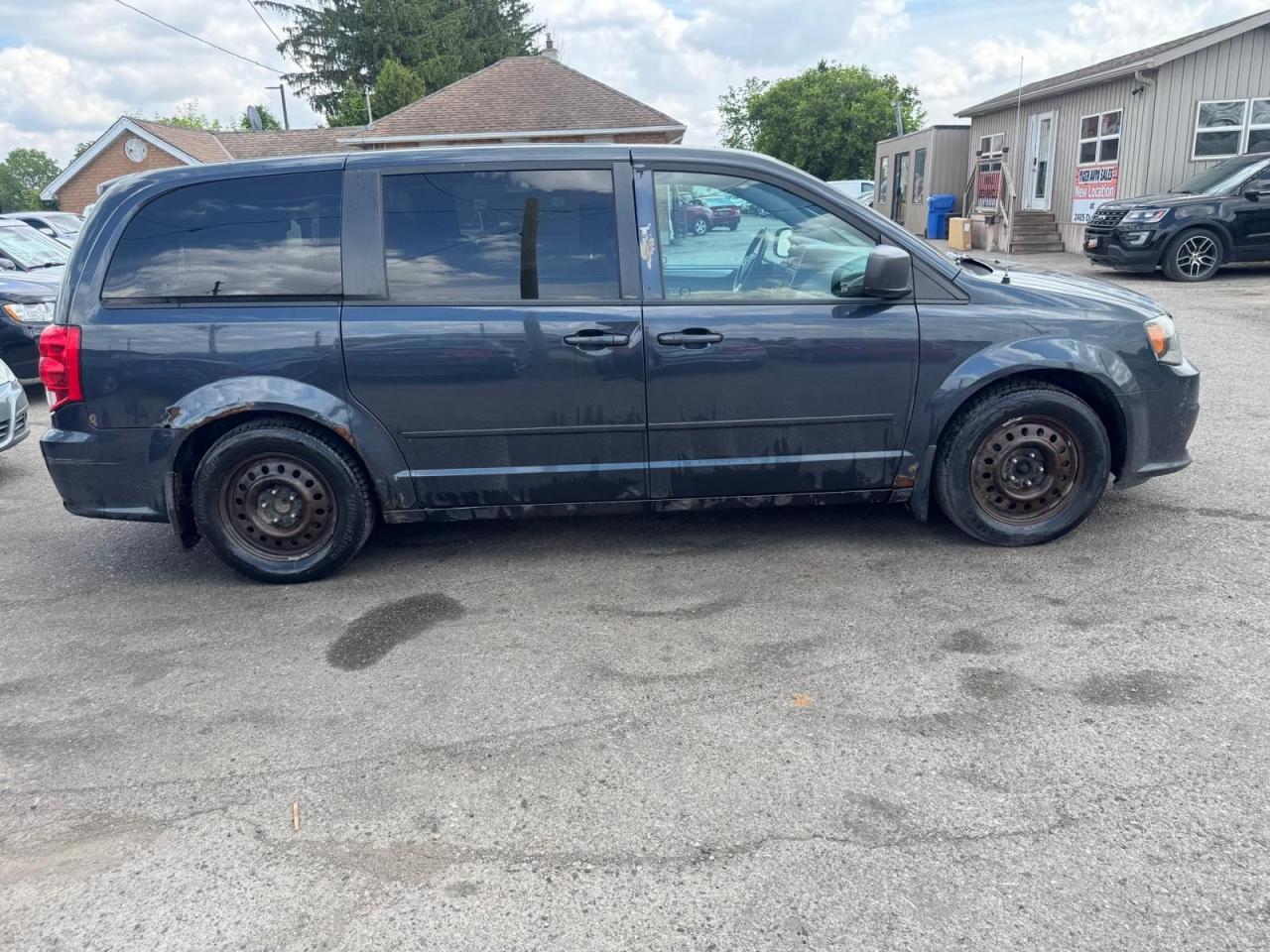 2014 Dodge Grand Caravan AS IS, SXT, POWER STEERING LEAK, RUNS AND DRIVES - Photo #6