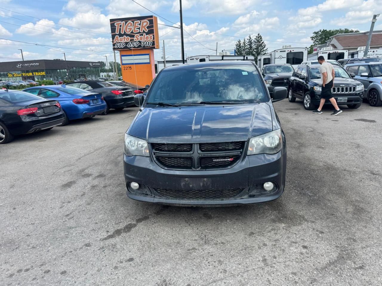 2014 Dodge Grand Caravan AS IS, SXT, POWER STEERING LEAK, RUNS AND DRIVES - Photo #8