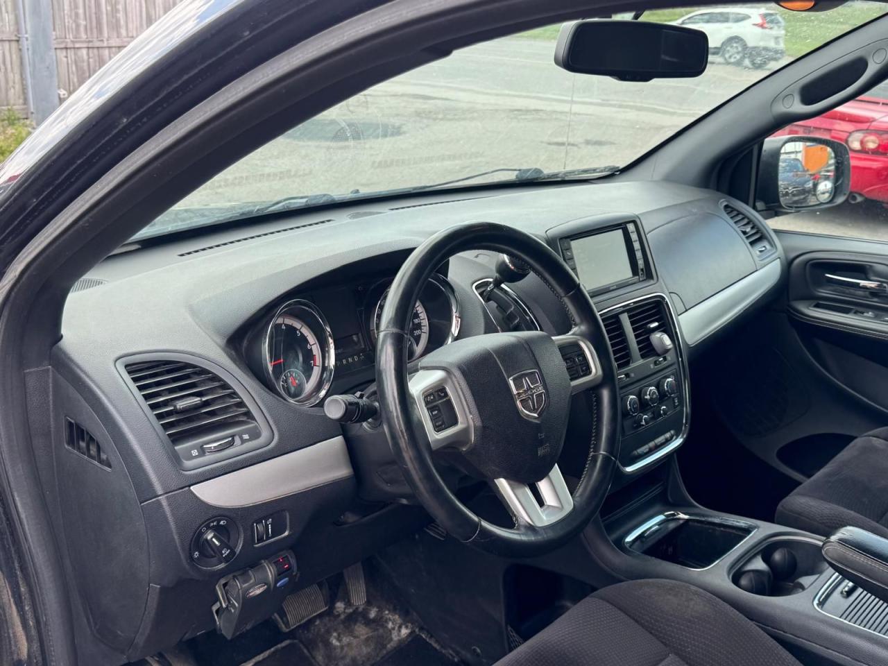 2014 Dodge Grand Caravan AS IS, SXT, POWER STEERING LEAK, RUNS AND DRIVES - Photo #12