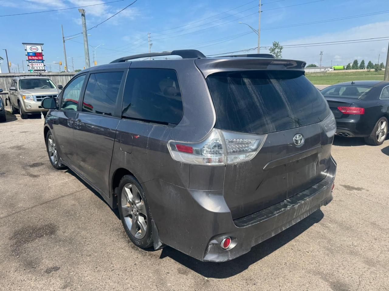 2011 Toyota Sienna AS IS, SE, ONE OWNER, WELL MAINTAINED, RUNS GREAT - Photo #3