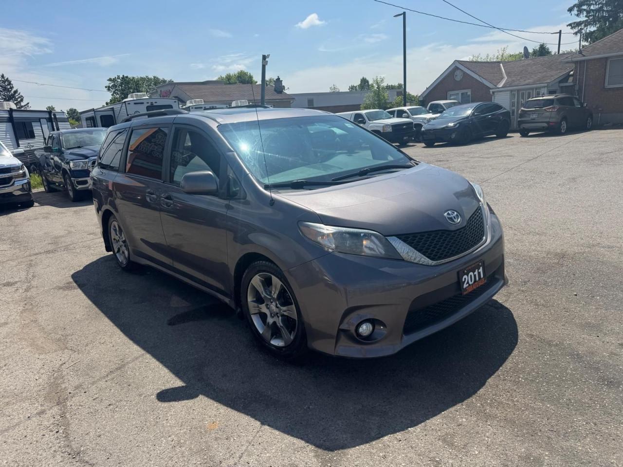 2011 Toyota Sienna AS IS, SE, ONE OWNER, WELL MAINTAINED, RUNS GREAT - Photo #7