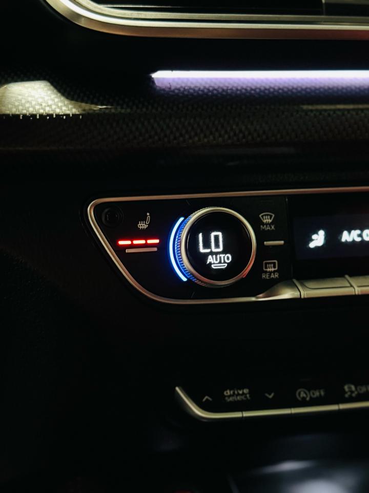 2021 Audi SQ5 Technik | SPORTBACK | RED INTERIOR - Photo #17