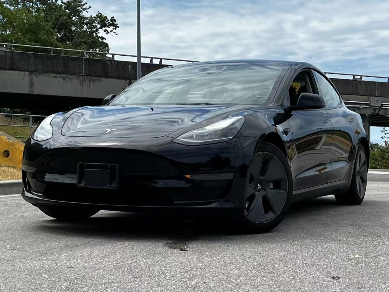 Used 2021 Tesla Model 3 Standard Range Plus/ NO ACCIDENT/ BC LOCAL/ ONE OWNER for sale in Richmond, BC