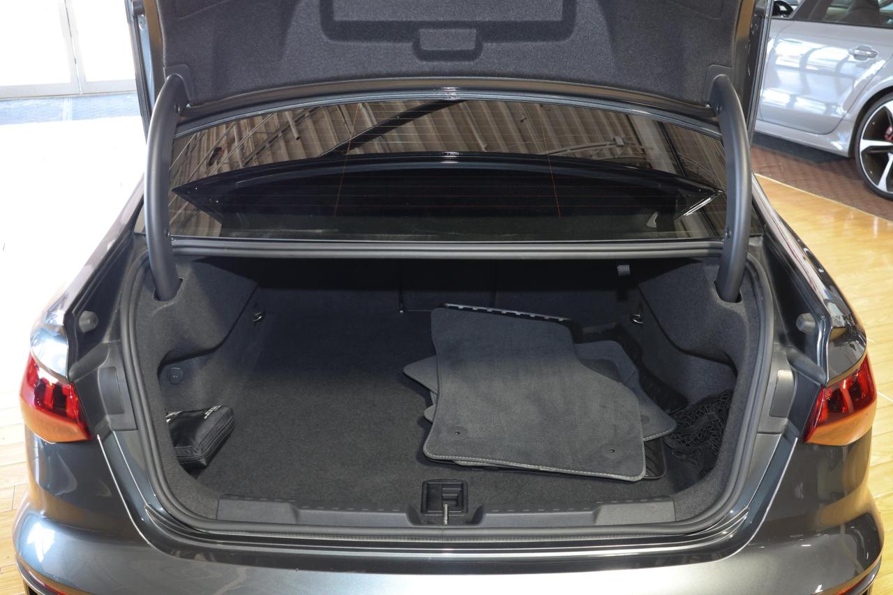 2022 Audi S3 TECHNIK - SUNROOF|NAVI|CAMERA|BLINDSPOT - Photo #23
