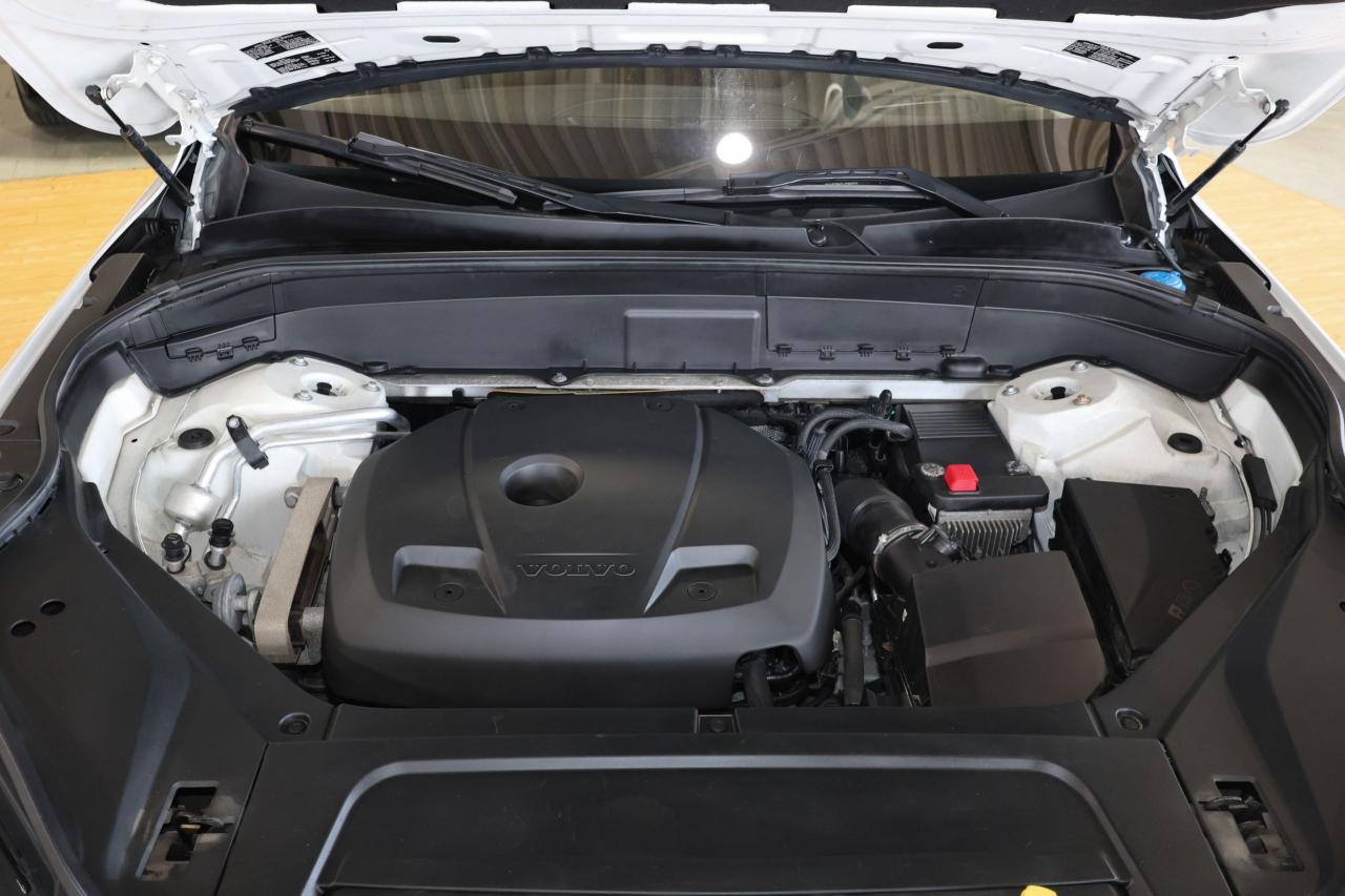 2018 Volvo XC90 T5 AWD Momentum - 7PASS|SUNROOF|NAVI|CAMERA - Photo #26