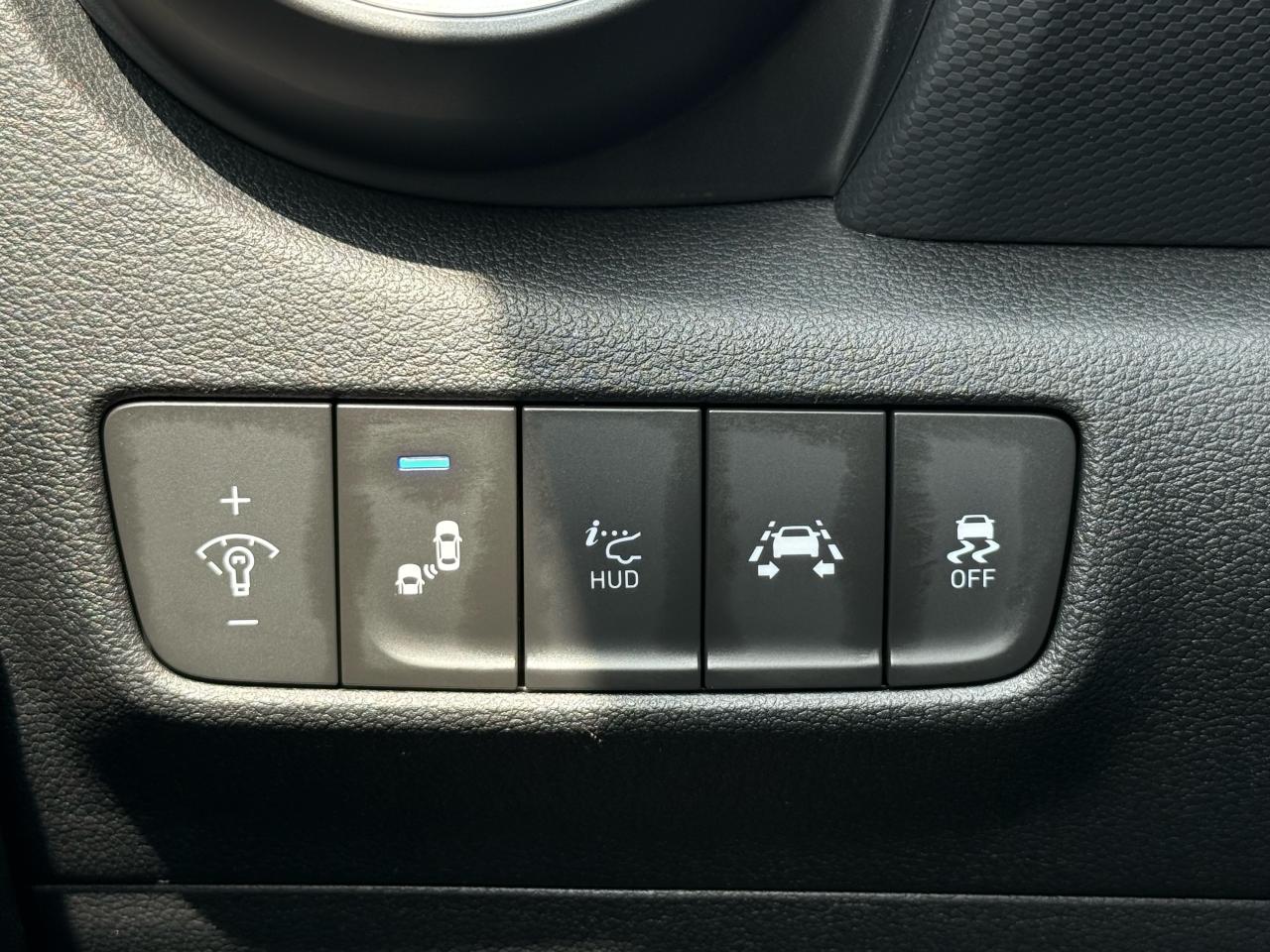 2018 Hyundai KONA Ultimate | Navigation | Backup Camera | Sunroof - Photo #16