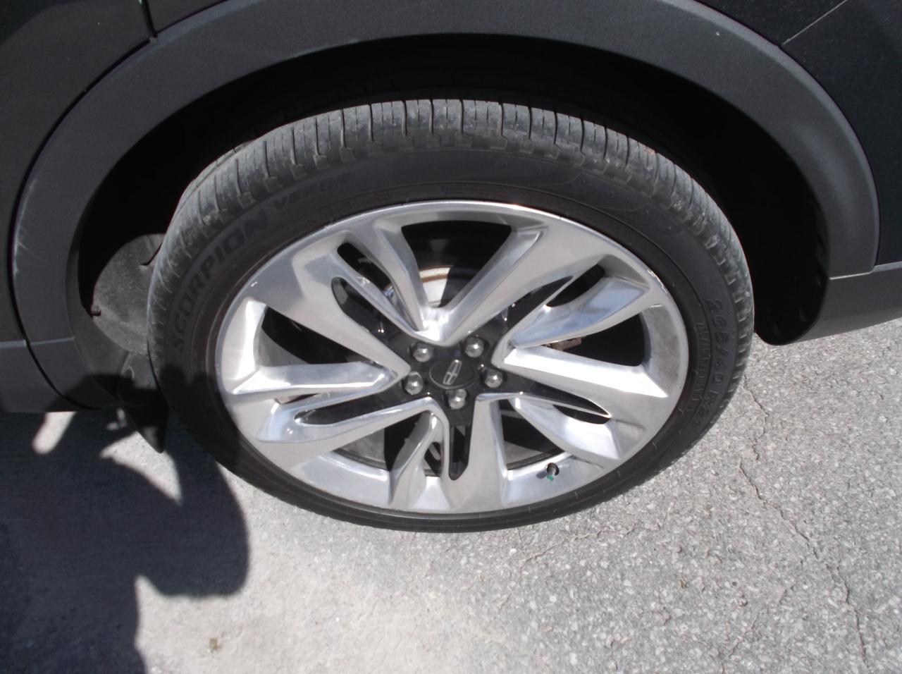2017 Lincoln MKX AWD - Photo #10