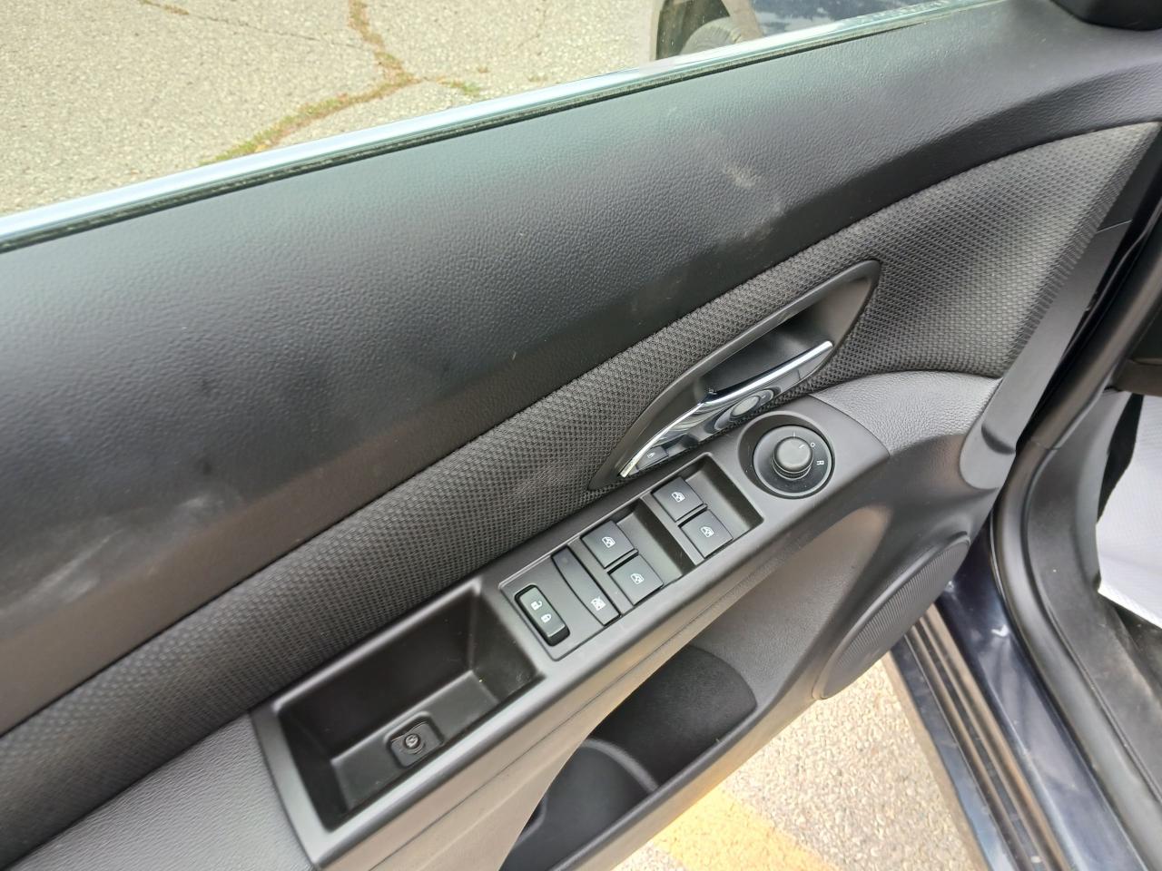 2015 Chevrolet Cruze 1LT - Photo #10