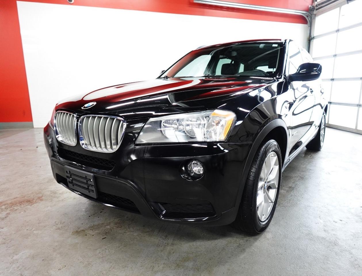 2011 BMW X3 AWD. PANO ROOF. 28i,WELL MAINTAIN,NO ACCIDENT - Photo #3