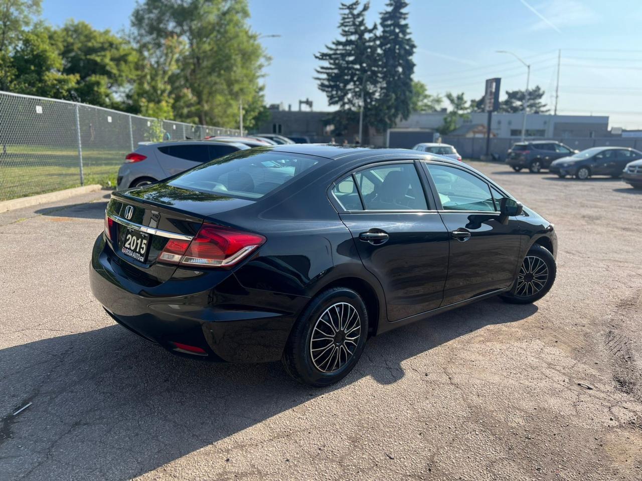 2015 Honda Civic AUTO LOWKM NO ACCIDENT HEATED SEATS BACKUP CAM B-T Photo4