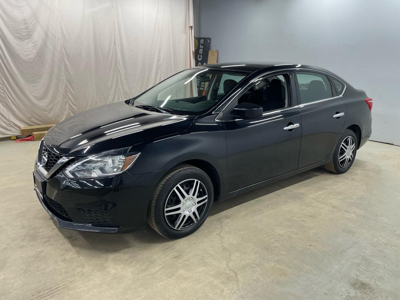 2017 Nissan Sentra SV Photo3