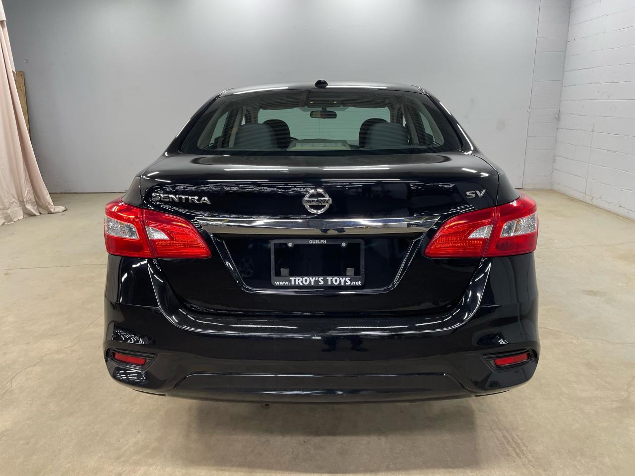 2017 Nissan Sentra SV Photo5