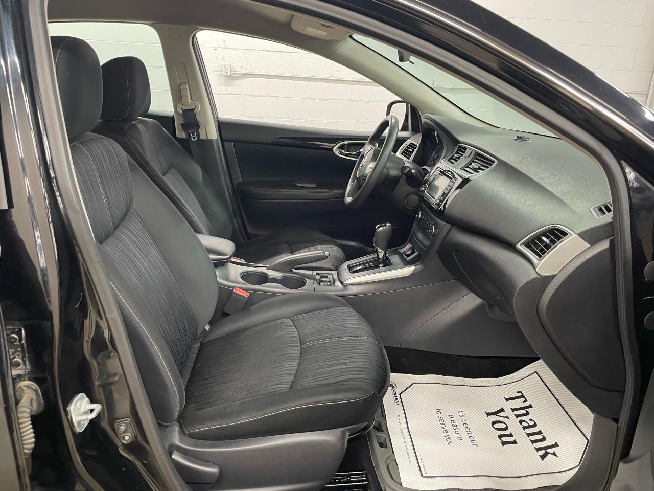 2017 Nissan Sentra SV Photo11