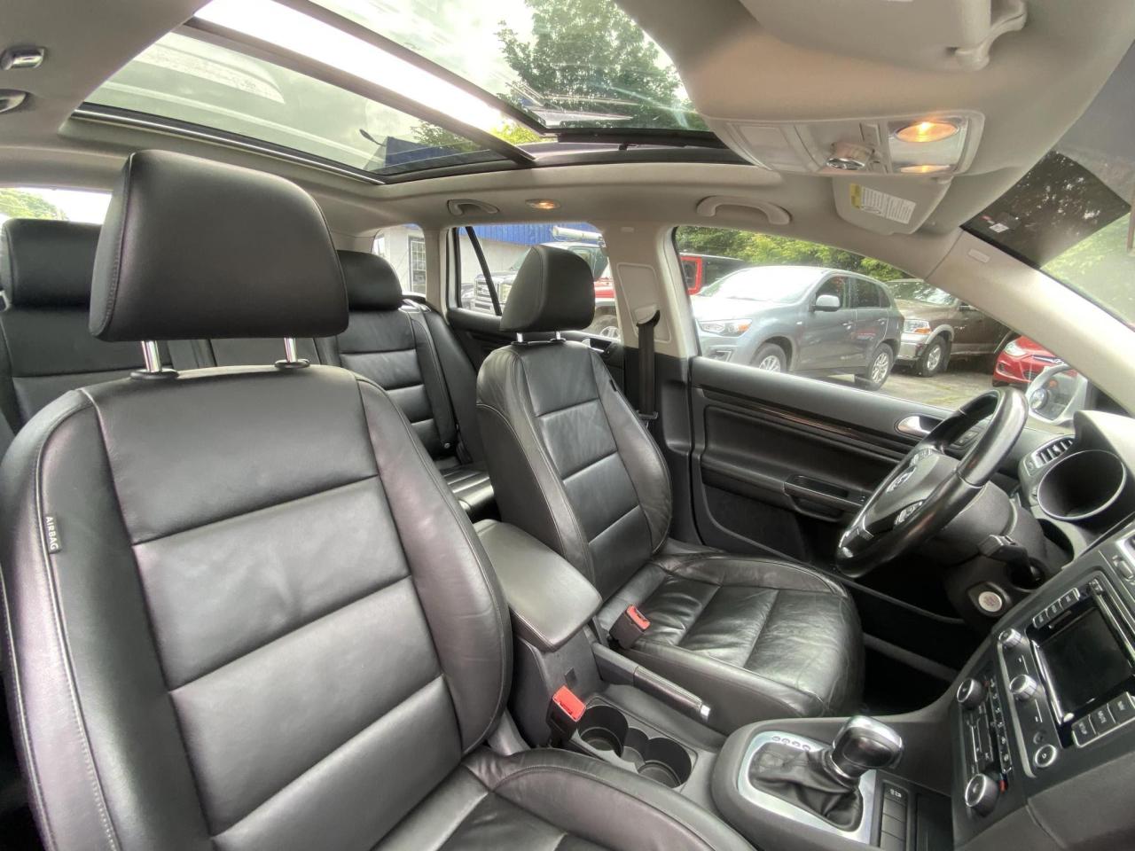 2014 Volkswagen Golf Wagon WOLFSBURG EDITION - Photo #13