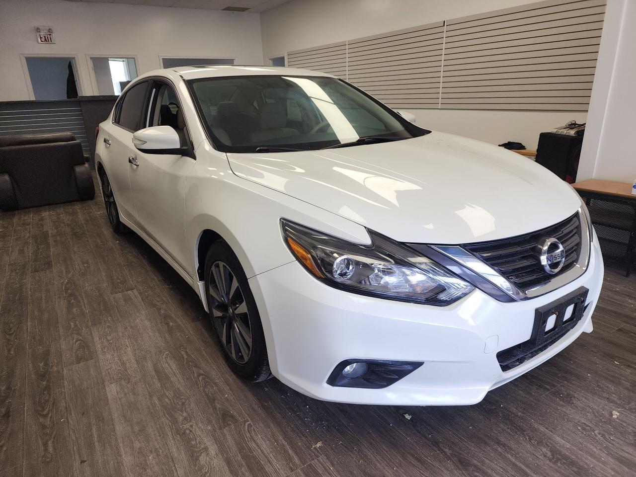 2017 Nissan Altima 2.5 SL Photo2