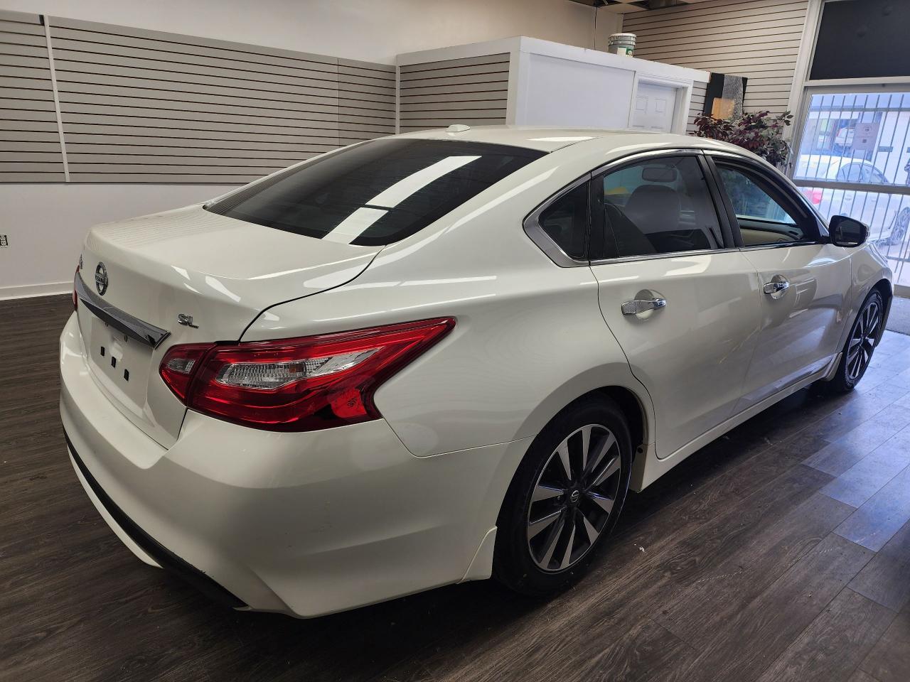 2017 Nissan Altima 2.5 SL - Photo #7