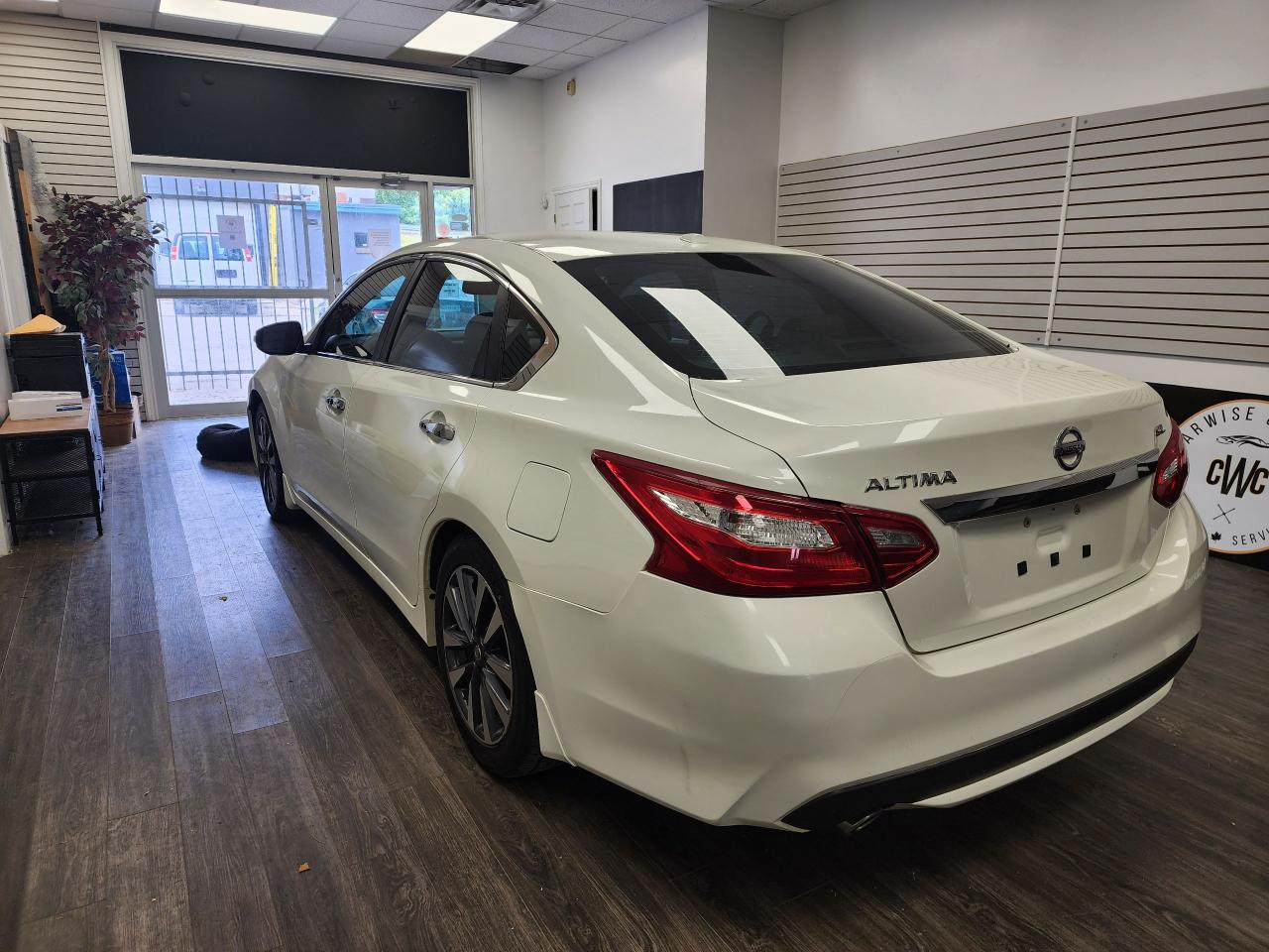 2017 Nissan Altima 2.5 SL - Photo #6