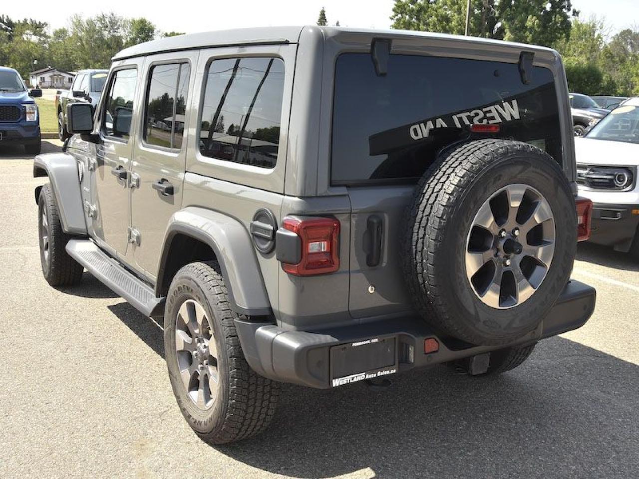 2018 Jeep Wrangler Sahara 4x4 UNLIMITED - Photo #4
