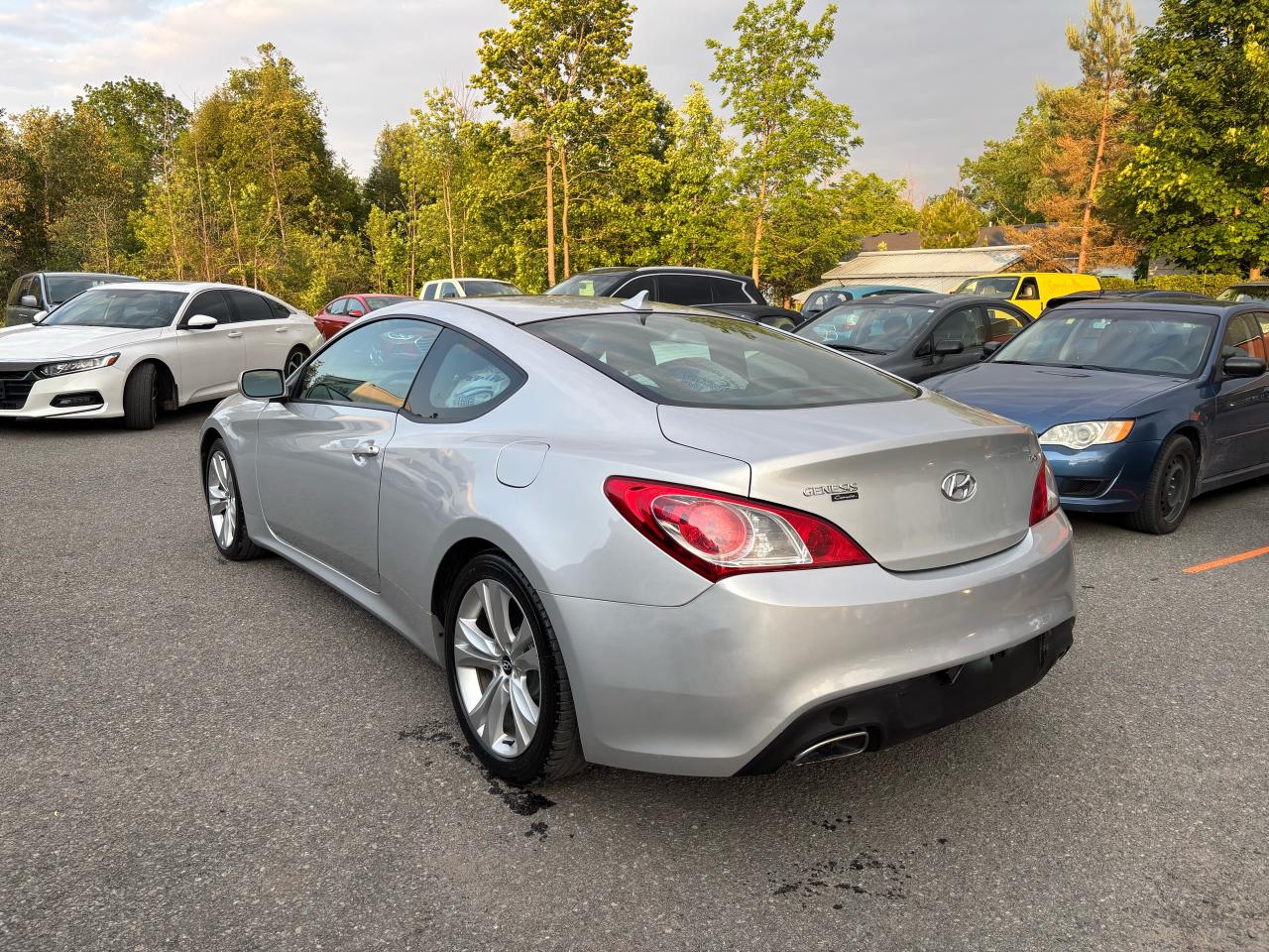 2011 Hyundai Genesis Coupe Premium Photo4