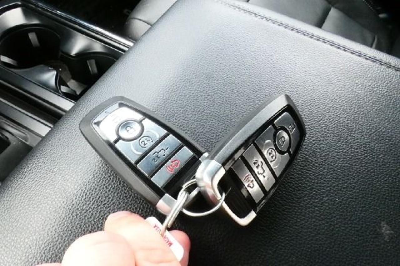 2023 Ford F-150 XLT w/Htd Leather, NAV, BUC - Photo #21