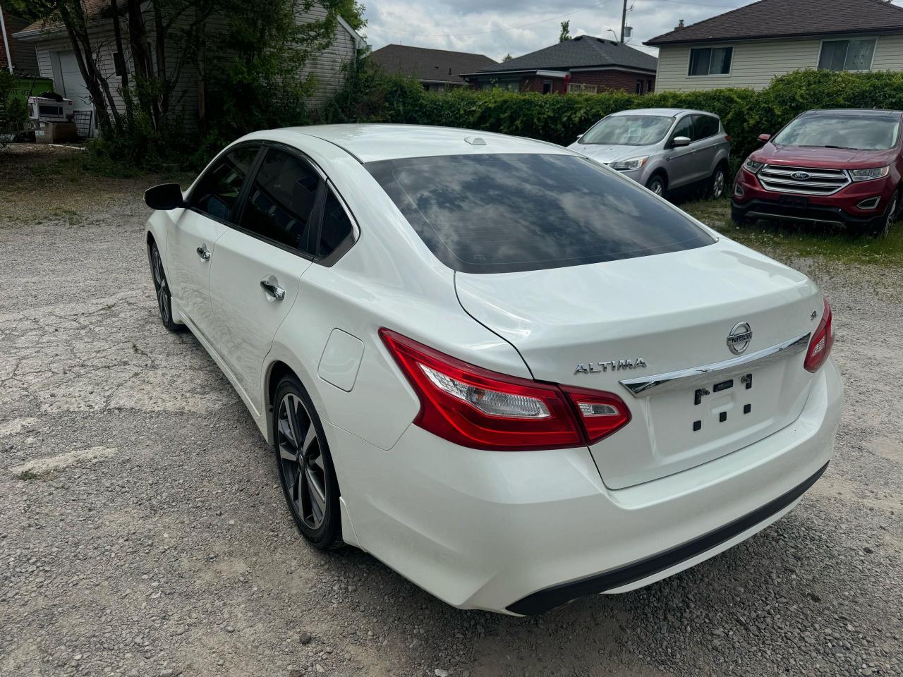 2016 Nissan Altima 2.5 SL Tech - Photo #5