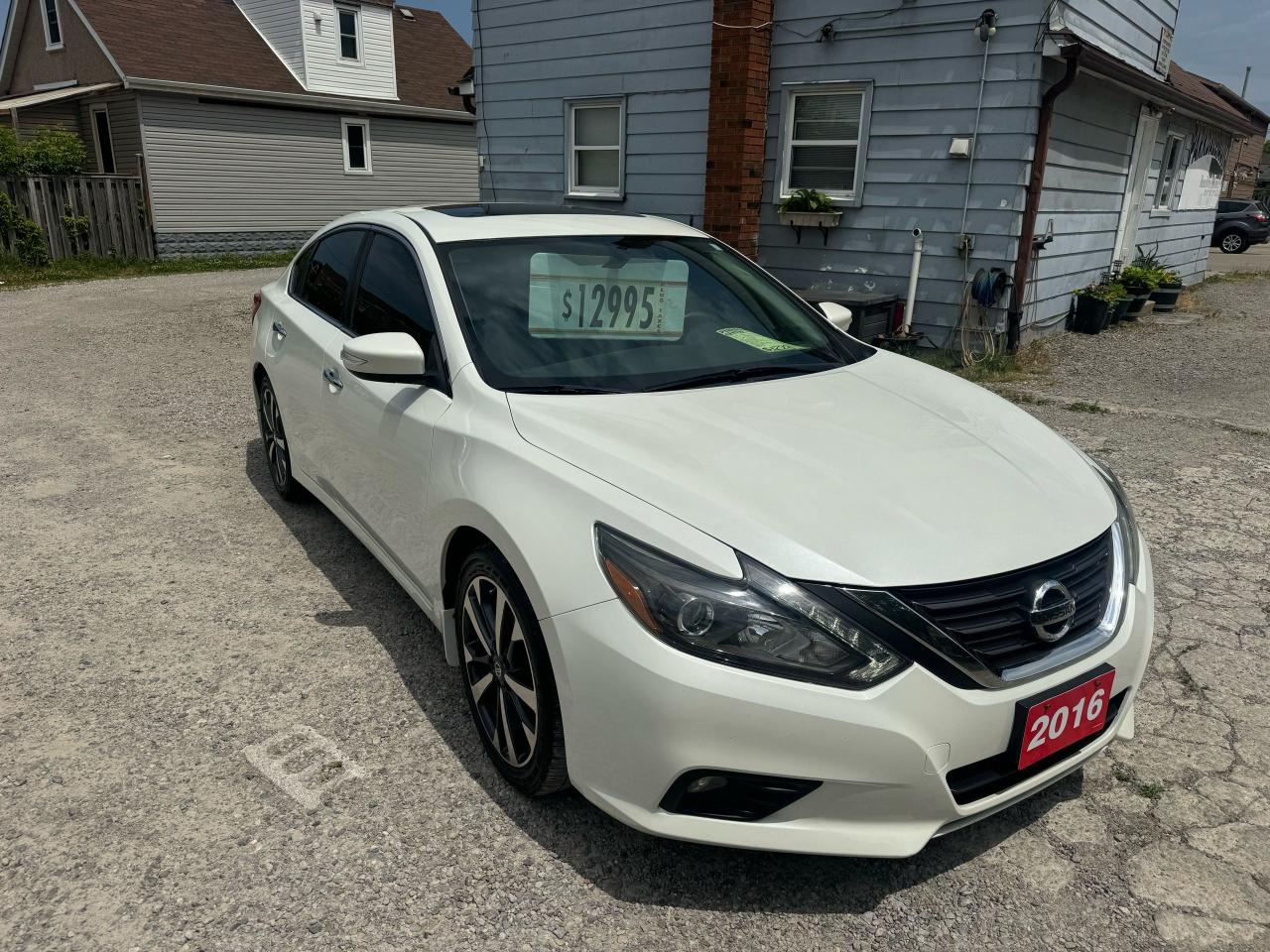 2016 Nissan Altima 2.5 SL Tech - Photo #2