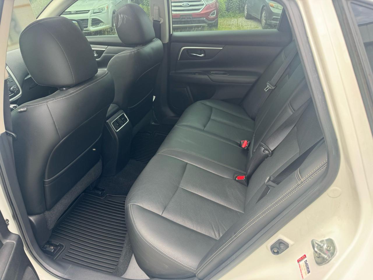 2016 Nissan Altima 2.5 SL Tech - Photo #13