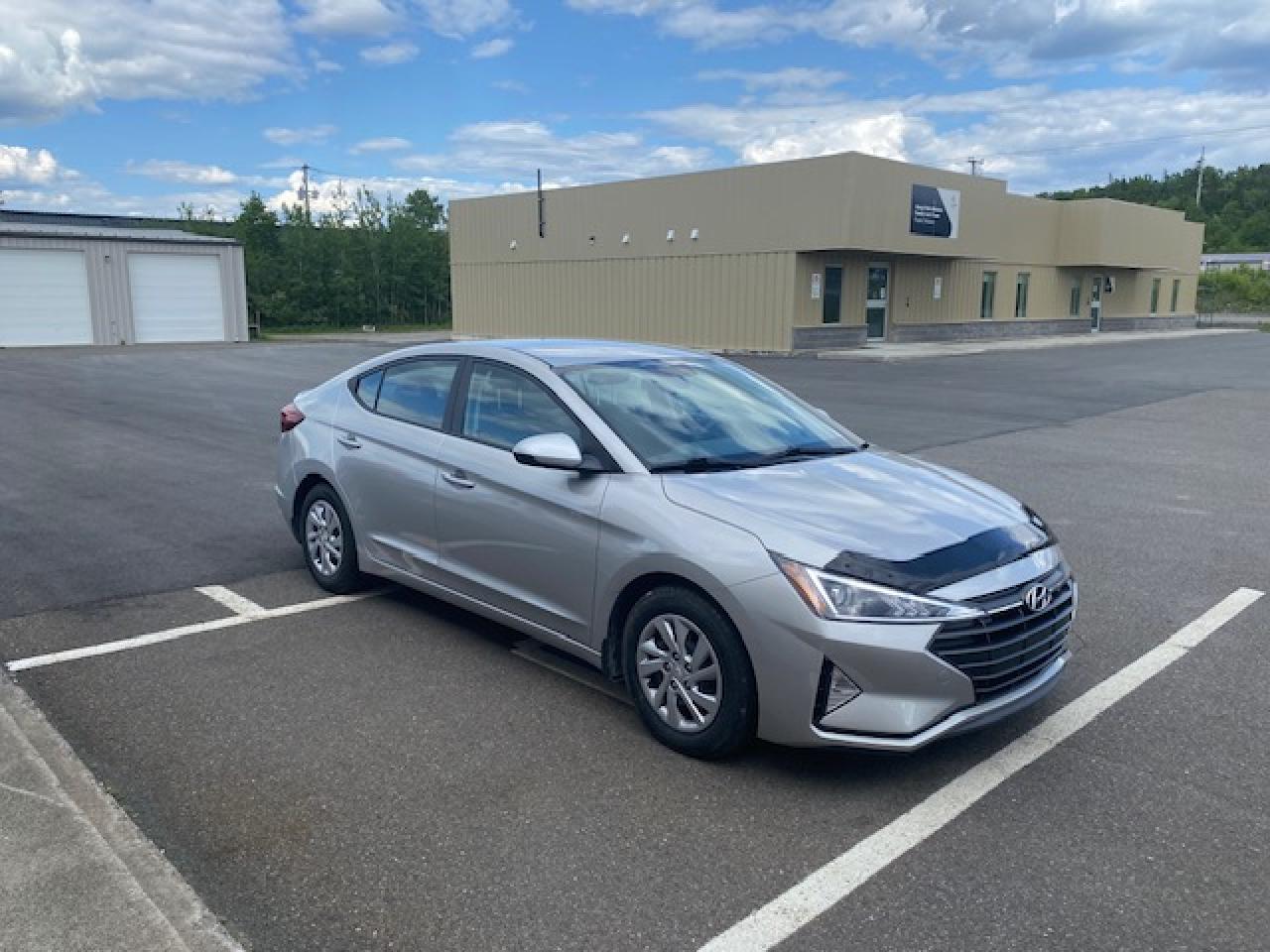 2020 Hyundai Elantra Essential - Photo #5