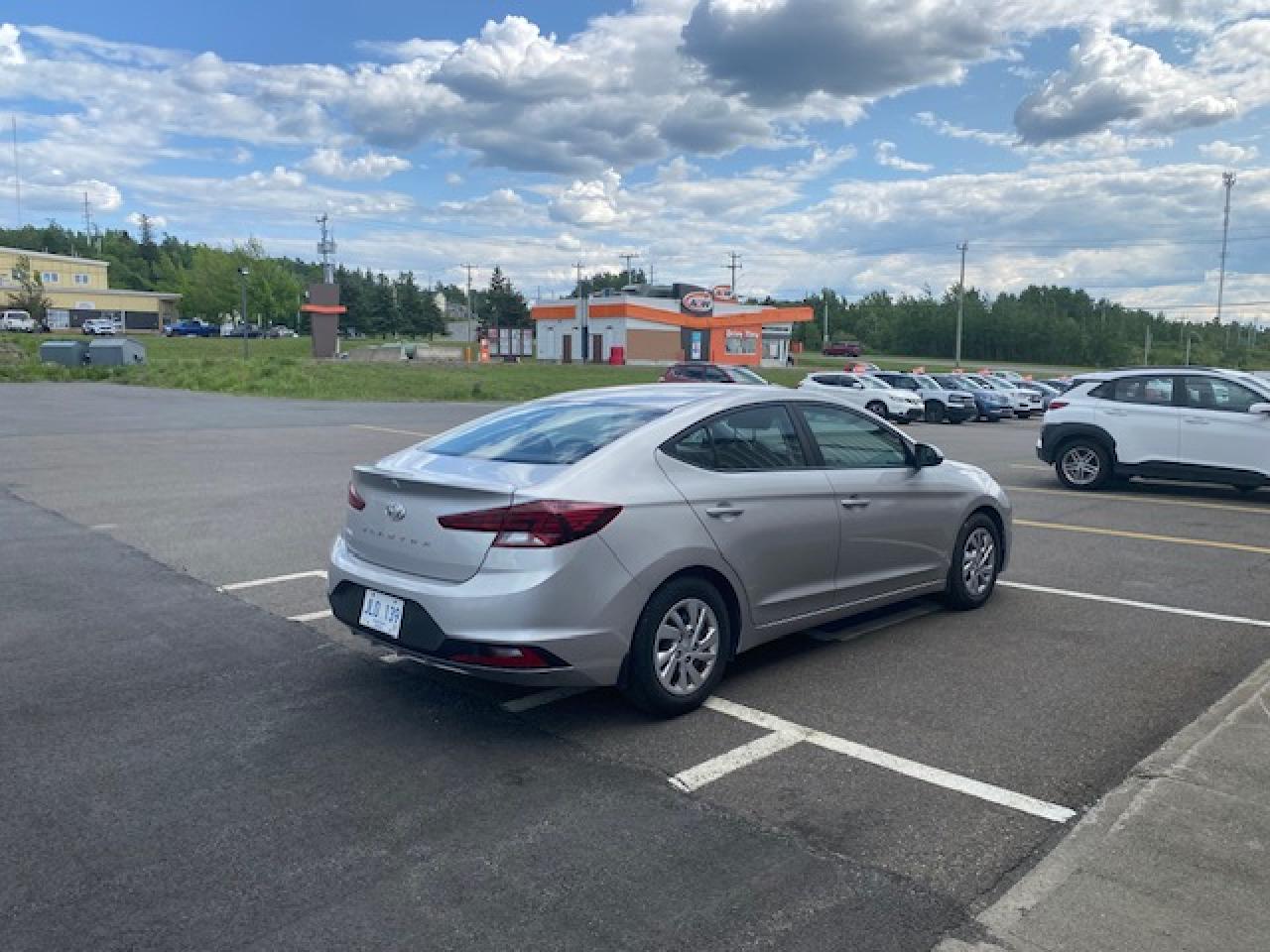 2020 Hyundai Elantra Essential - Photo #3