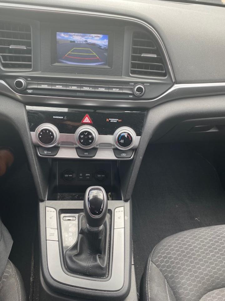 2020 Hyundai Elantra Essential - Photo #9