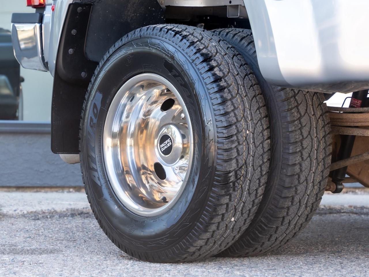 2022 Ford F-350 XLT DUALLY DIESEL Photo3