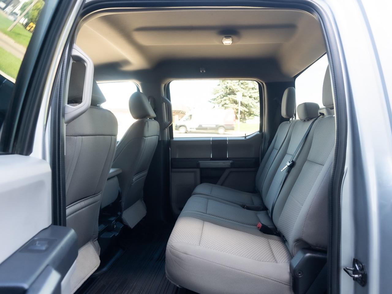 2022 Ford F-350 XLT DUALLY DIESEL Photo16