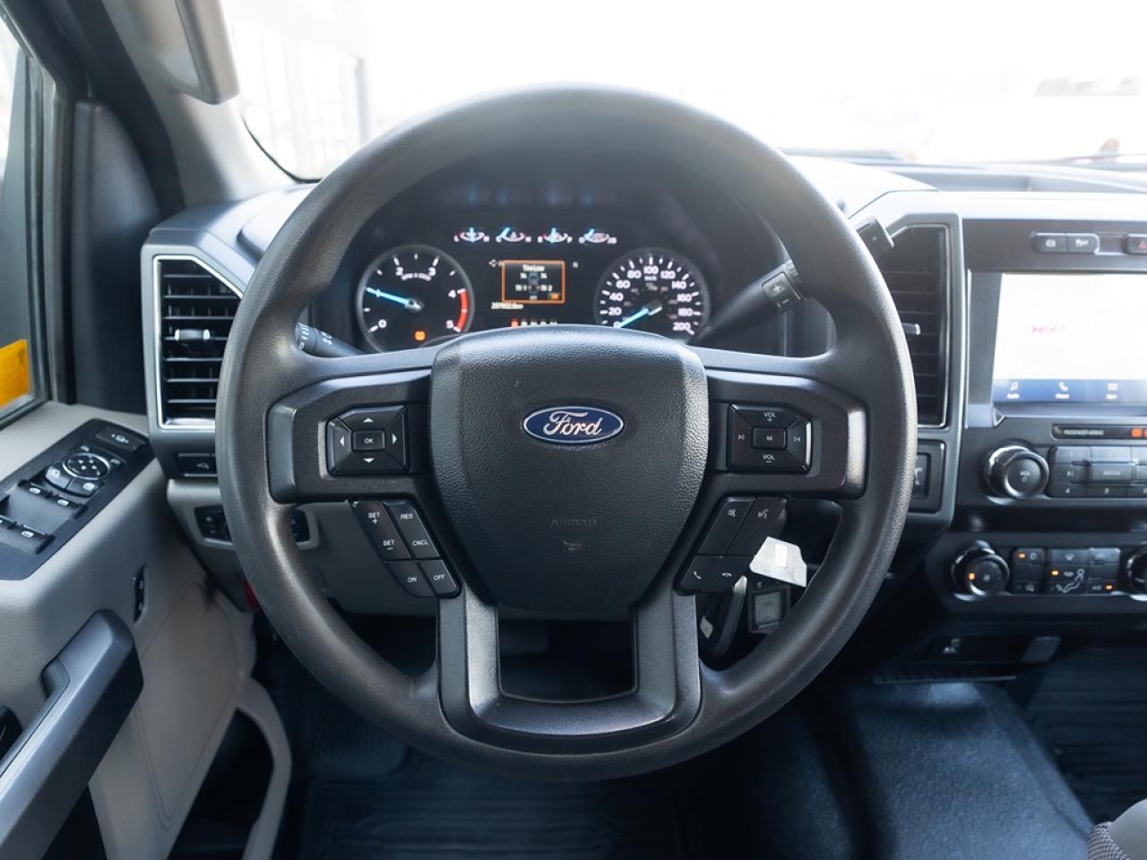 2022 Ford F-350 XLT DUALLY DIESEL Photo9