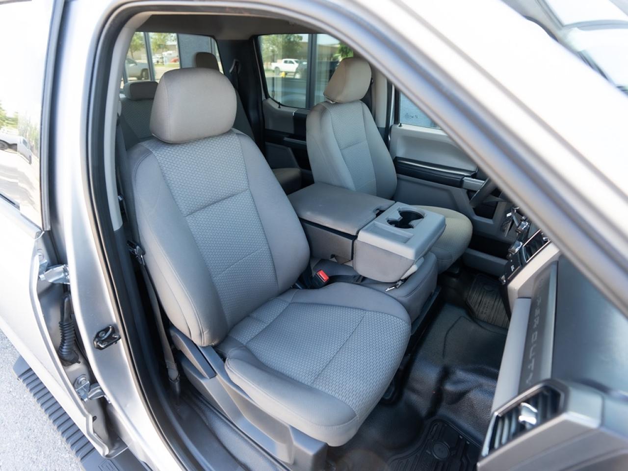 2022 Ford F-350 XLT DUALLY DIESEL Photo18