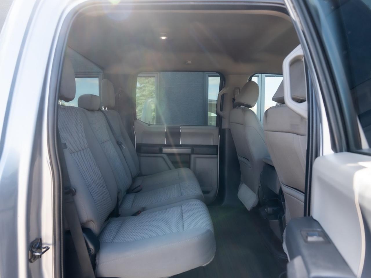 2022 Ford F-350 XLT DUALLY DIESEL Photo17