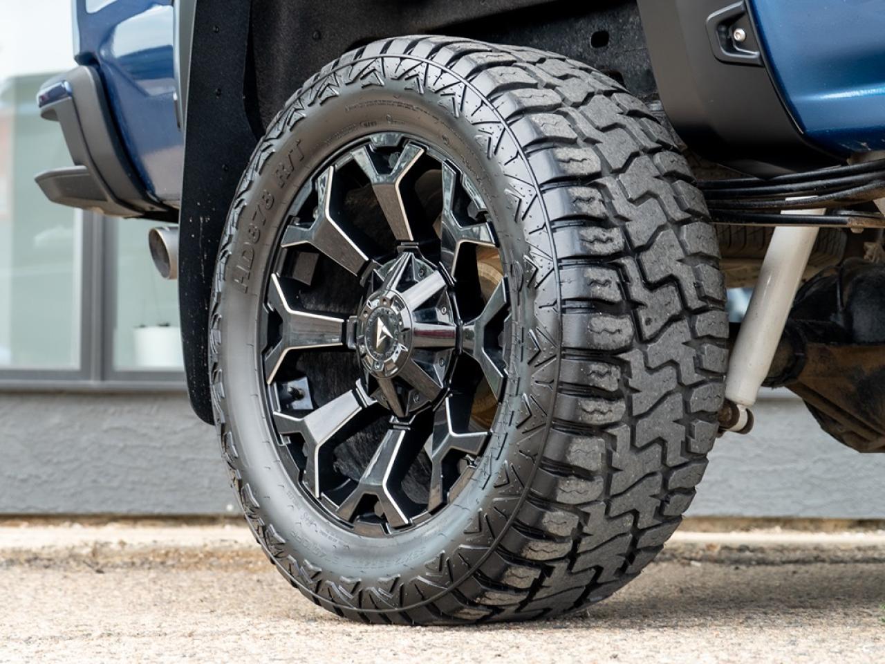 2018 Chevrolet Silverado 1500 4WD Crew Cab High Country 6.2 L   Lift/Rims/Tires Photo25