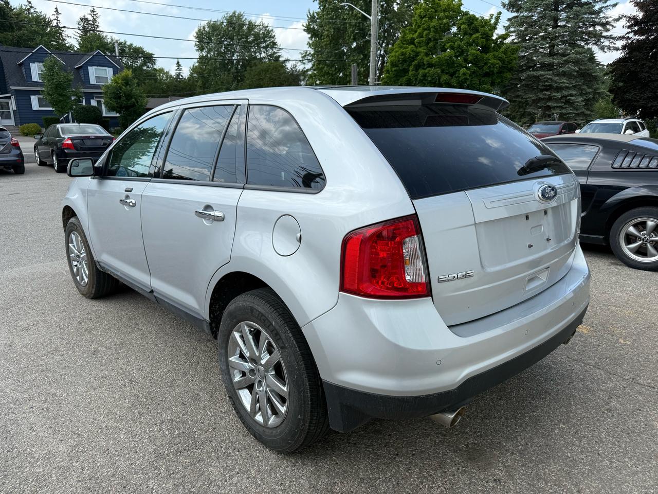 2011 Ford Edge SEL Photo1