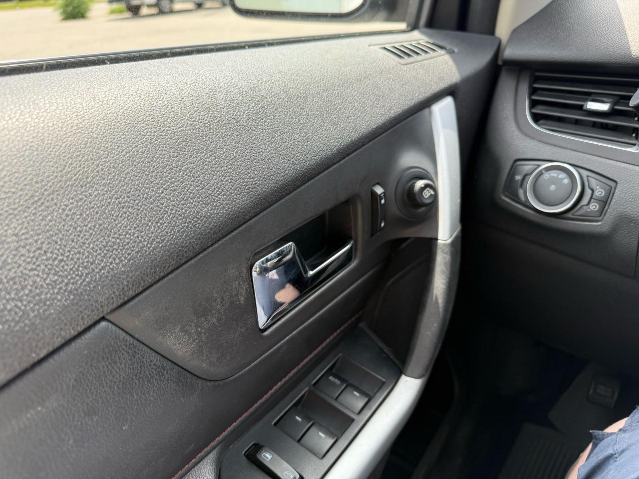 2011 Ford Edge SEL - Photo #12
