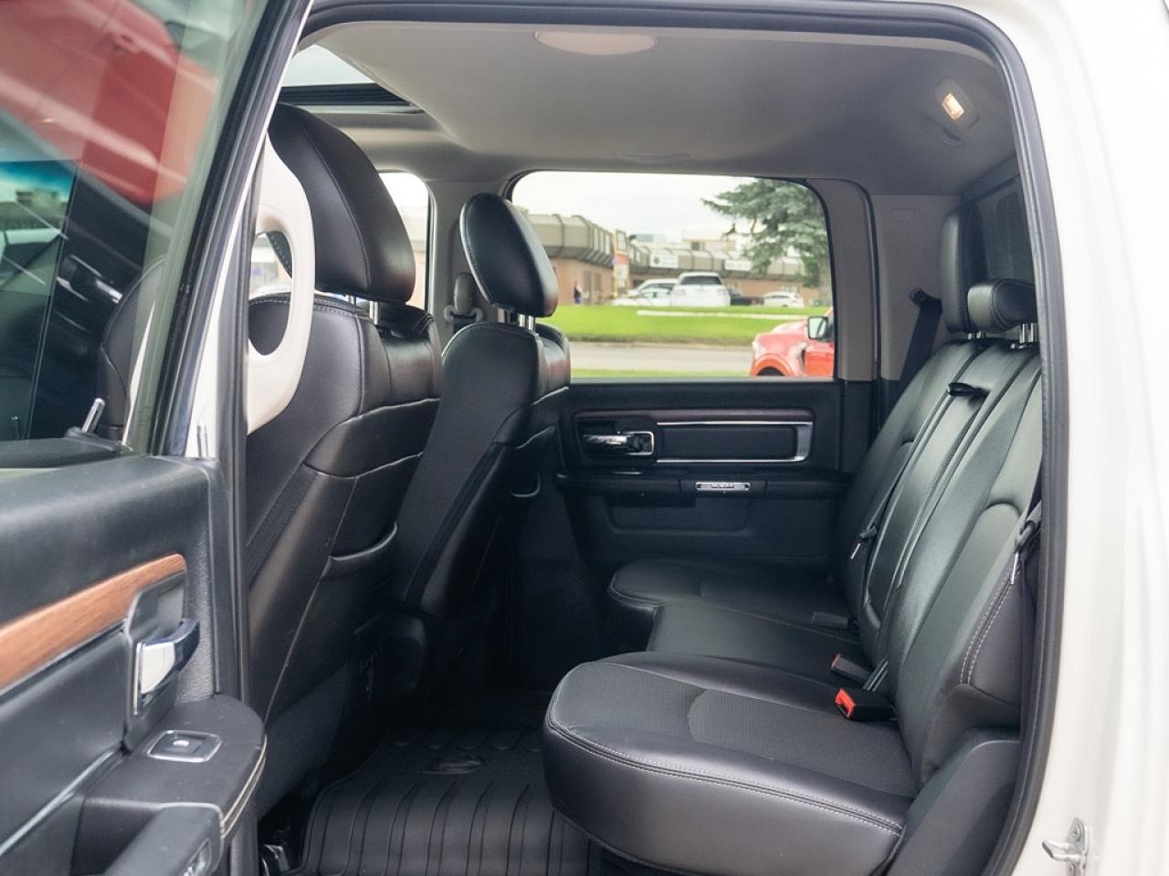 2016 RAM 3500 Laramie Diesel Dually Photo19