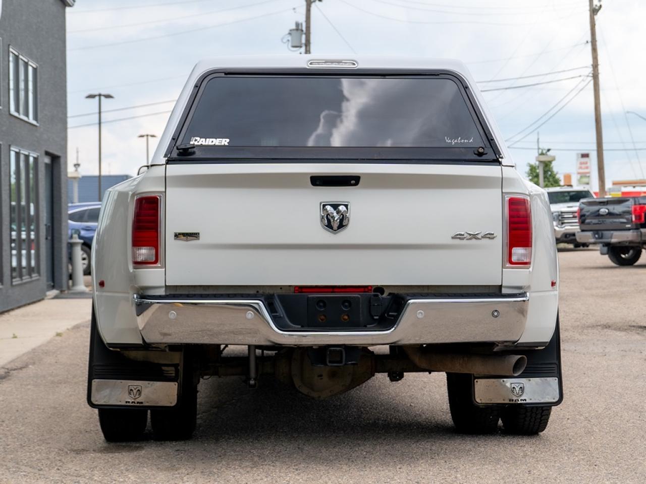2016 RAM 3500 Laramie Diesel Dually Photo6