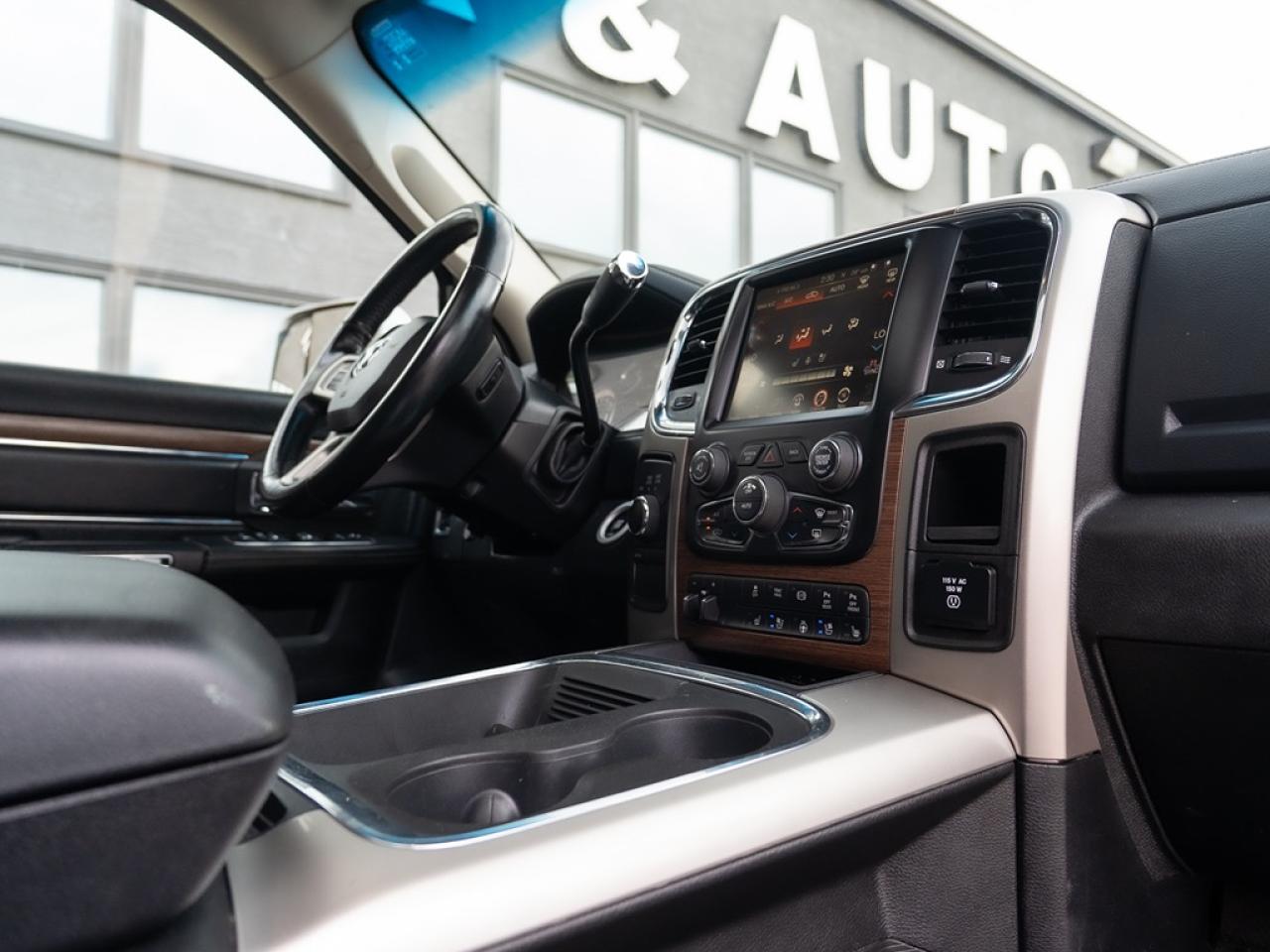 2016 RAM 3500 Laramie Diesel Dually Photo22