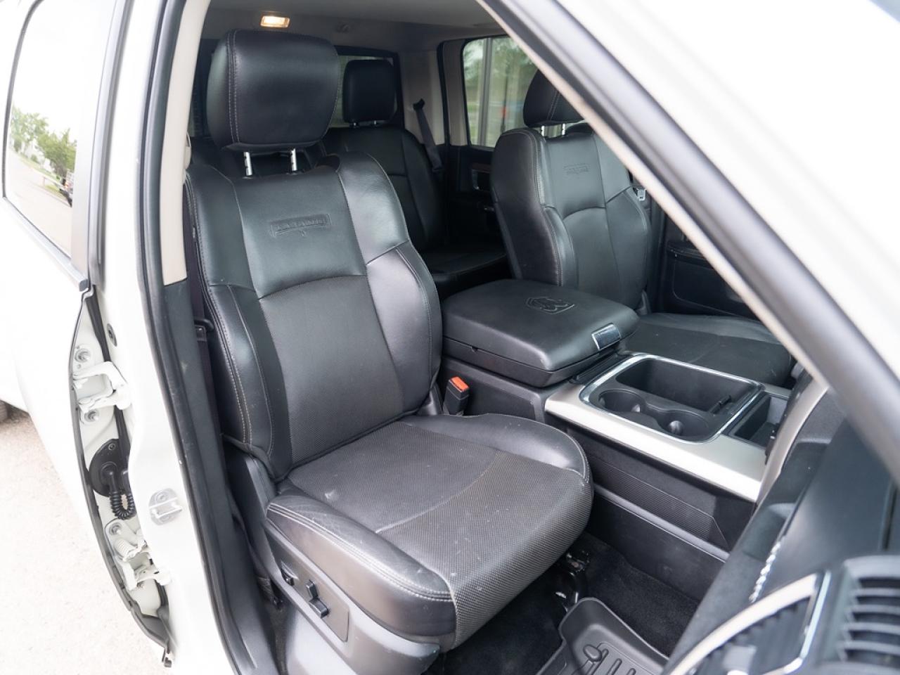 2016 RAM 3500 Laramie Diesel Dually Photo43
