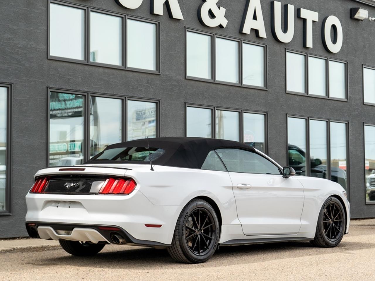 2015 Ford Mustang EcoBoost Premium Convertible Photo5