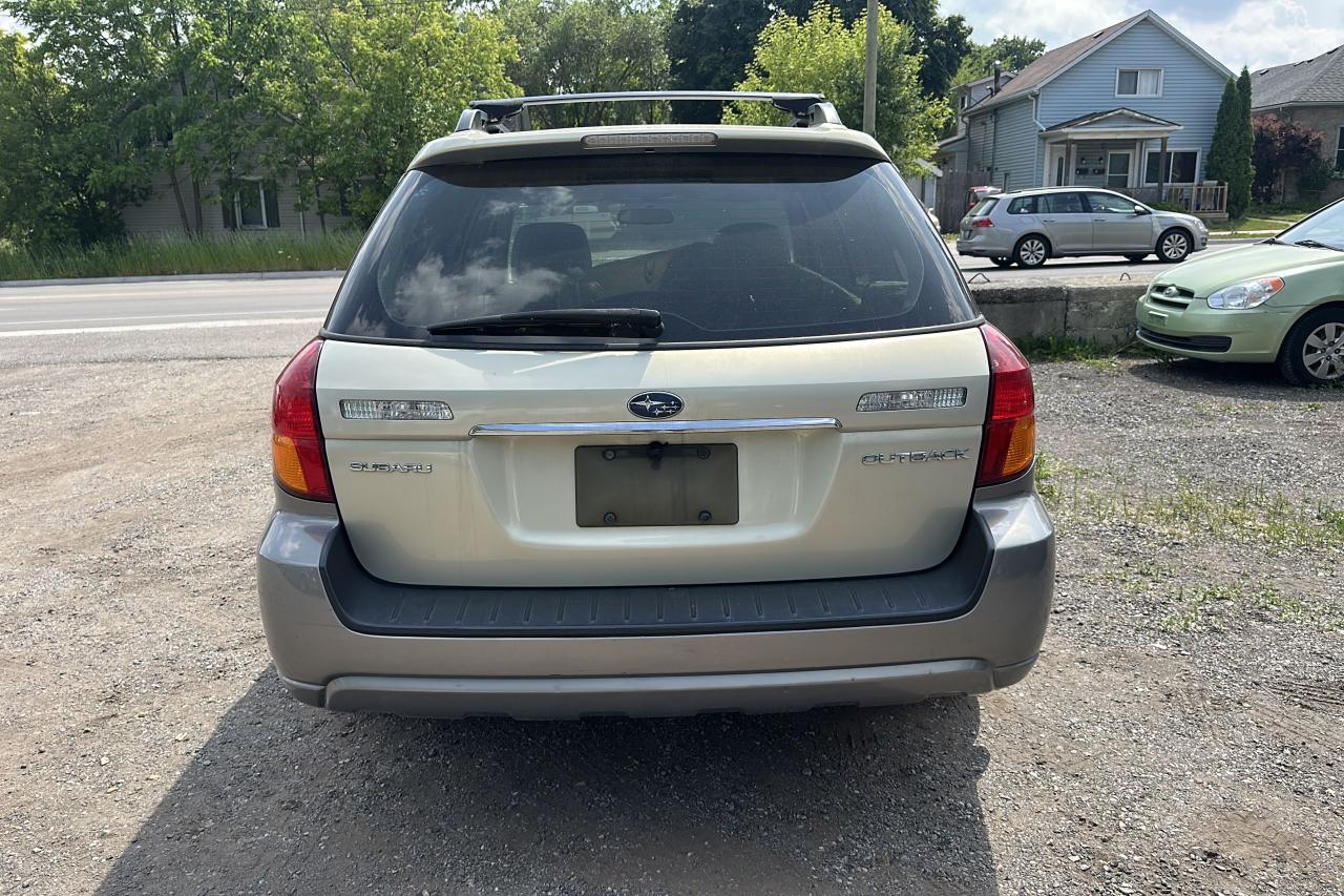 2006 Subaru Outback 2.5i - Photo #3