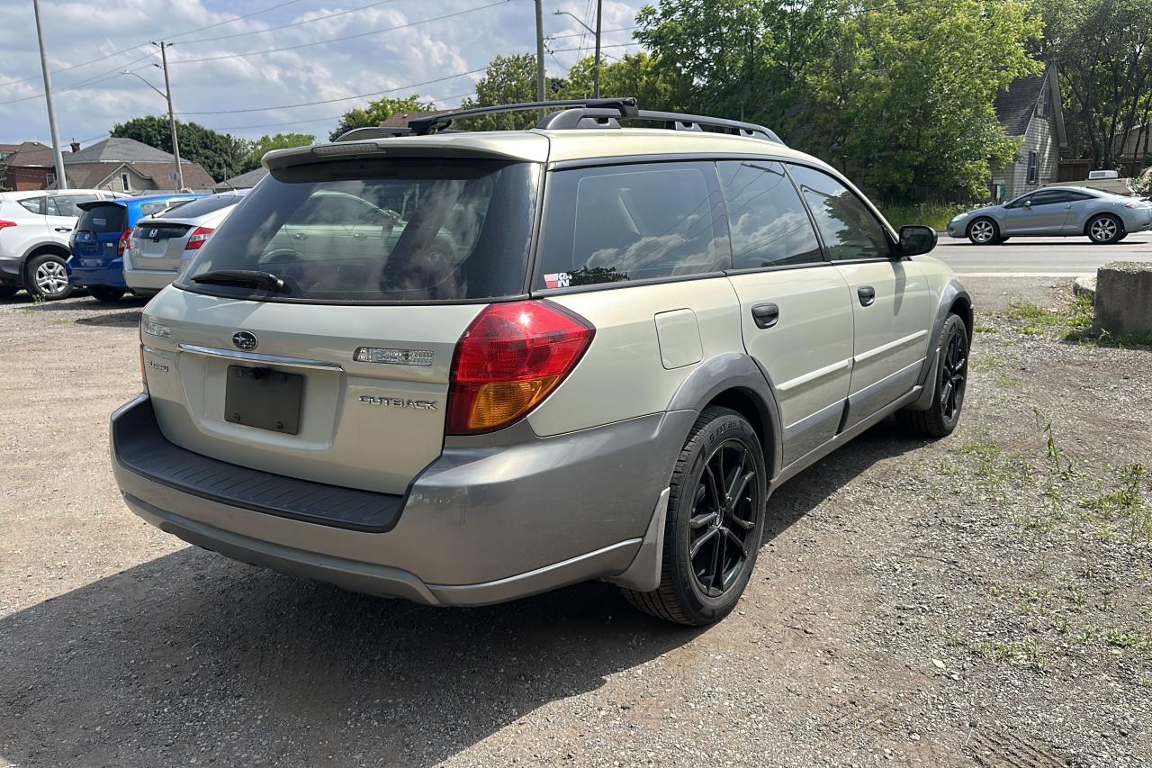 2006 Subaru Outback 2.5i - Photo #4