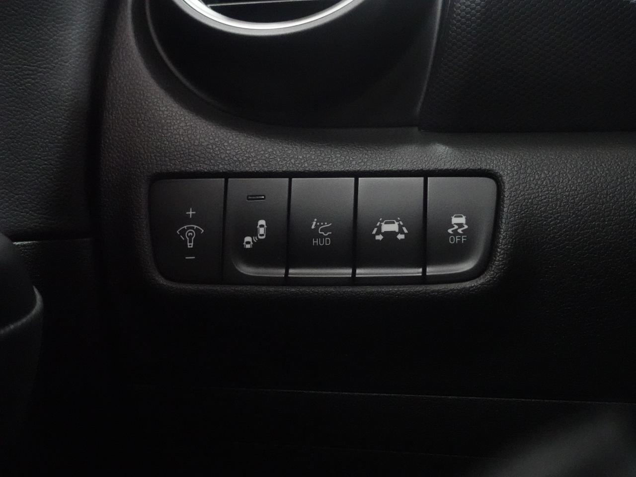 2021 Hyundai KONA ULTIMATE | AWD | Nav | Leather | Sunroof | CarPlay